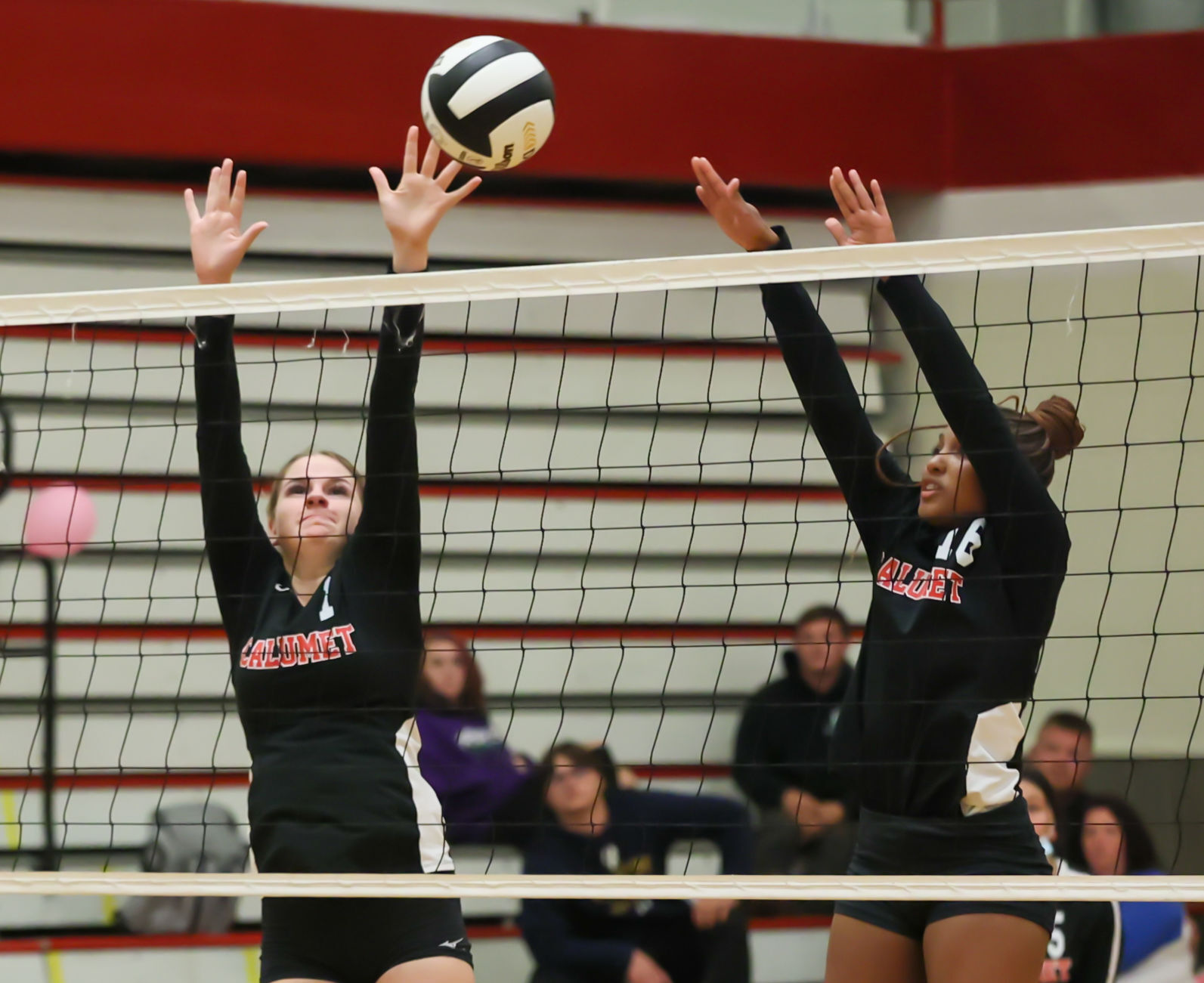 Marquette vs Calumet volleyball
